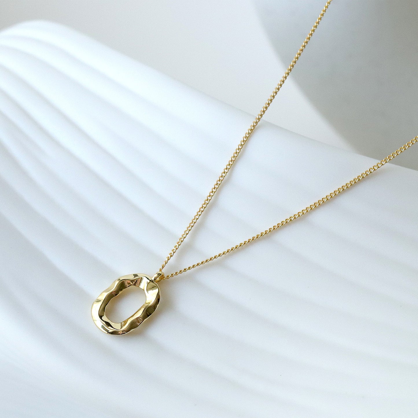 Oval Circle Pendant Necklace, 18K gold Plated 925 Sterling Silver, Dainty Necklace, Daily Wearing