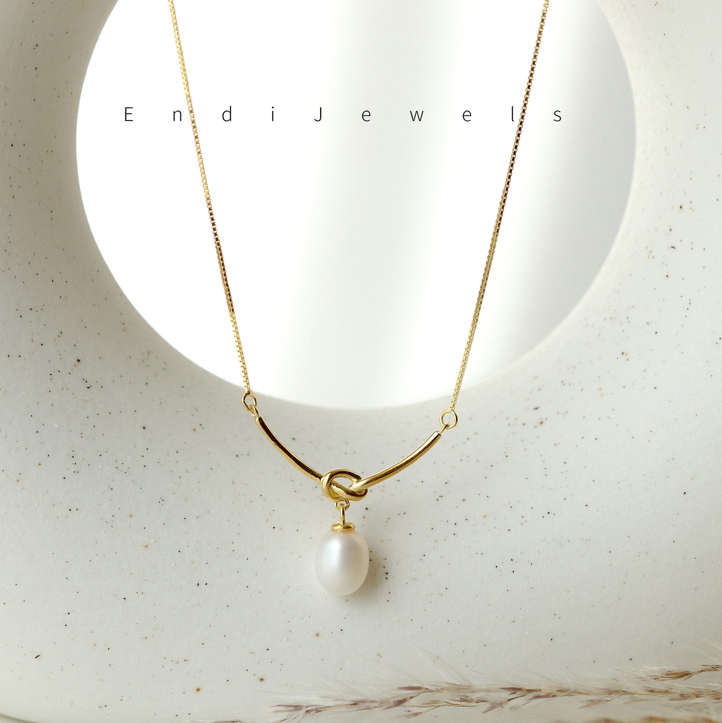 Freshwater Pearl Pendant Necklace, Dainty Choker for Daily Wearing, Minimalist Necklace, 18K Gold Plated Chain Necklace