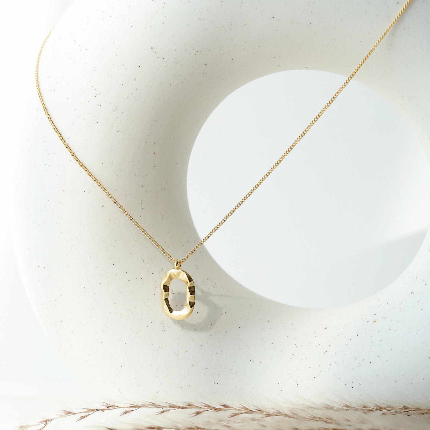 Oval Circle Pendant Necklace, 18K gold Plated 925 Sterling Silver, Dainty Necklace, Daily Wearing