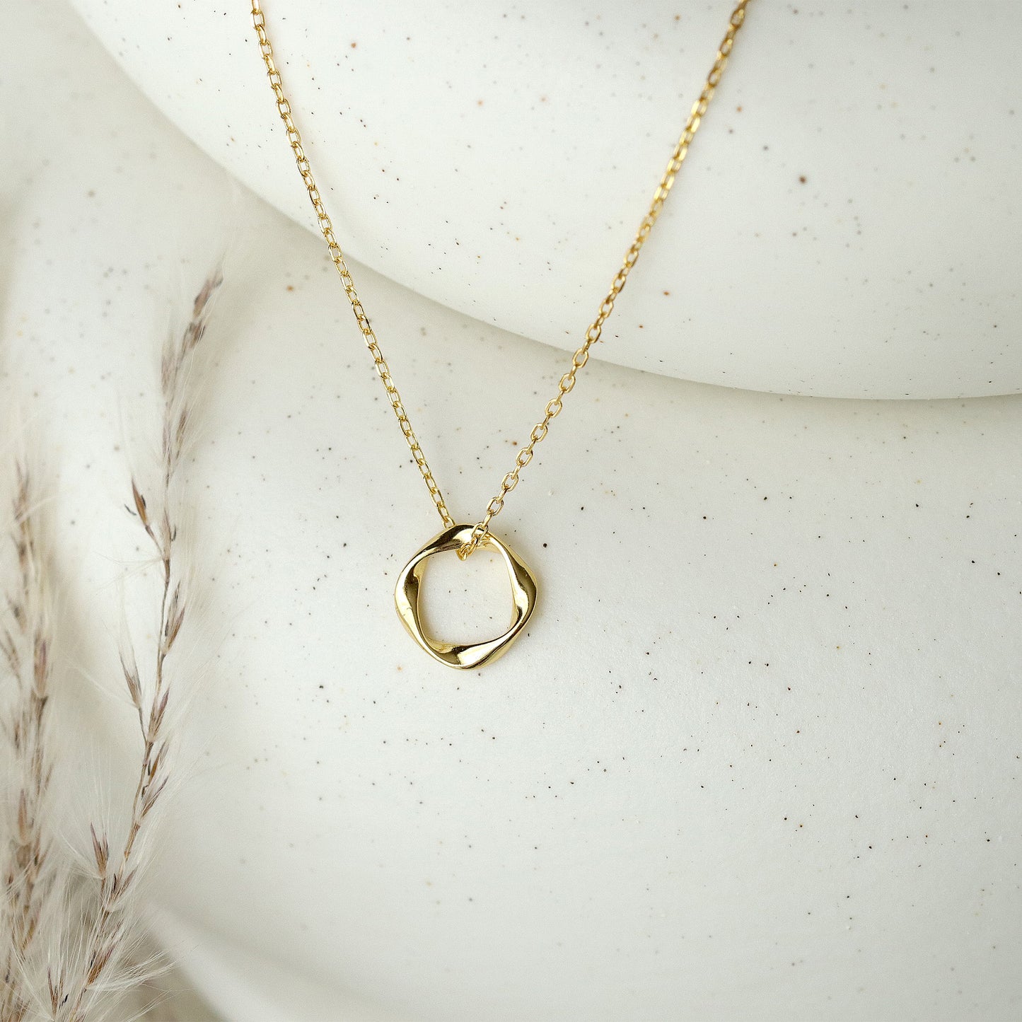 Single Circle Necklace, Pendant Necklace, 18K Gold Plated Chain Necklace, Minimalist Style