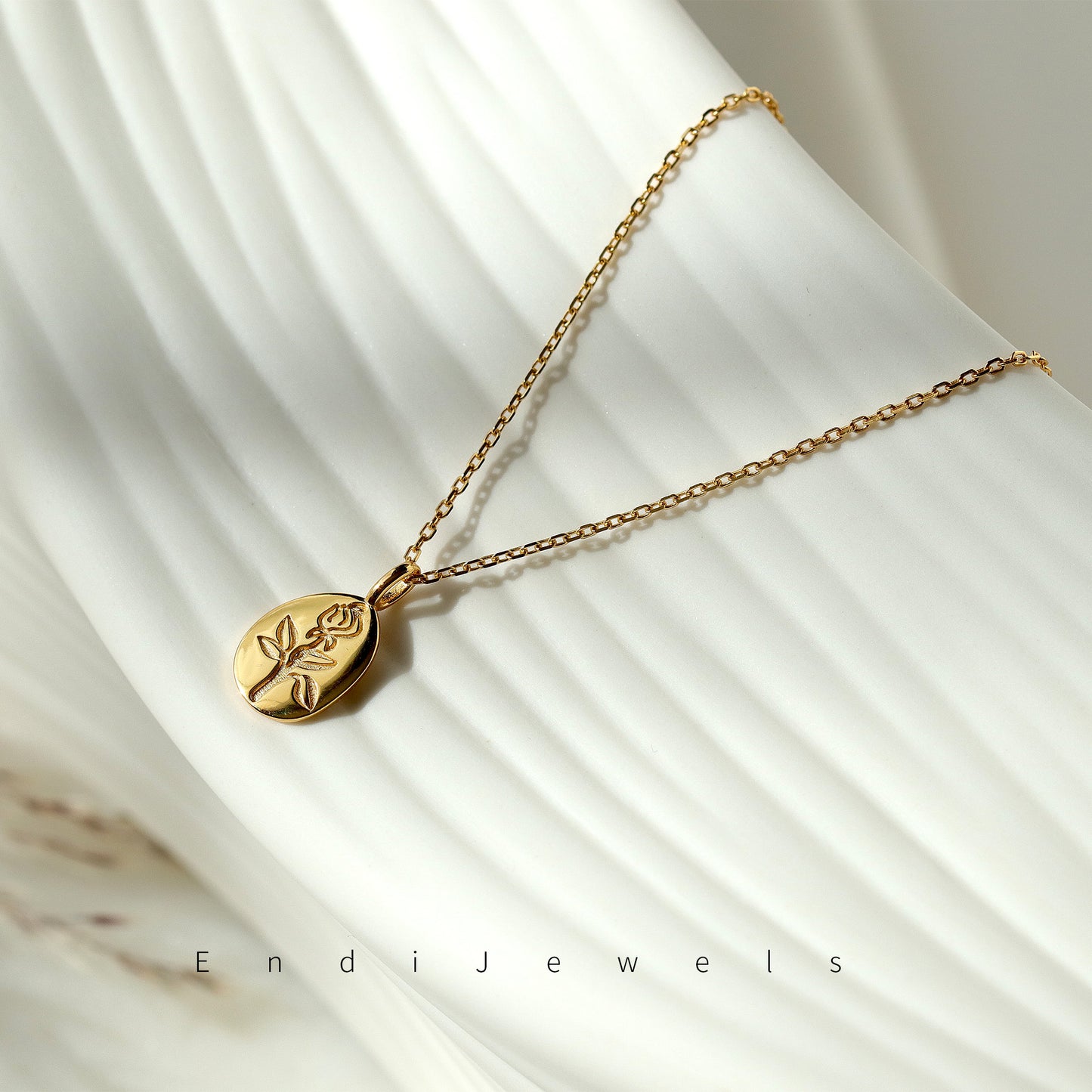 Gold Rose Pendant Necklace, Dainty Necklace, Minimalist Necklace for Daily Wearing, 18K Plated Chain Choker