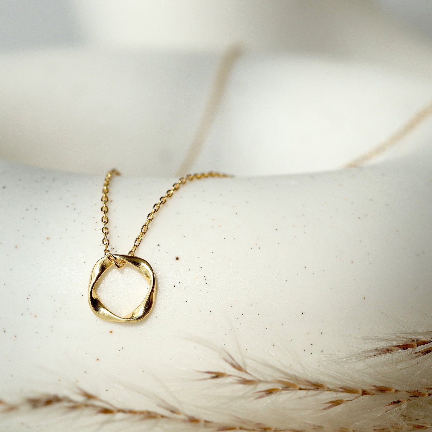 Single Circle Necklace, Pendant Necklace, 18K Gold Plated Chain Necklace, Minimalist Style