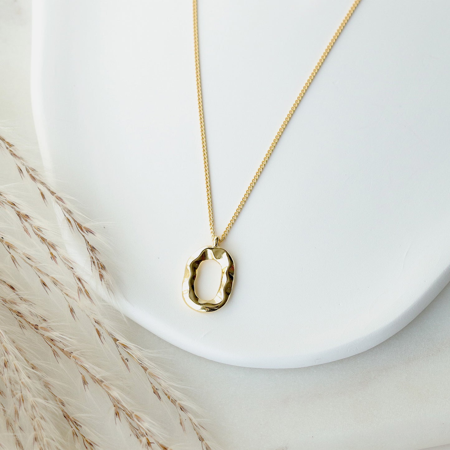 Oval Circle Pendant Necklace, 18K gold Plated 925 Sterling Silver, Dainty Necklace, Daily Wearing